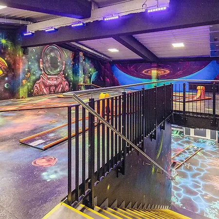 アパート 6 Person In *